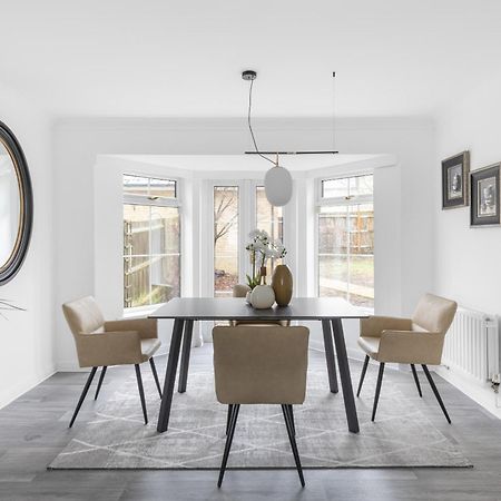 Luxurious 3 Bed House With Free Parking, Close To The Train Station & Town Braintree Dış mekan fotoğraf